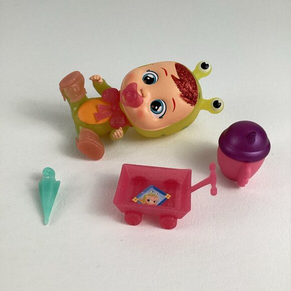 Cry Babies Magic Tears Fantasy Winged House Playset Carol Doll Capsule IMC Toys - Picture 4 of 9